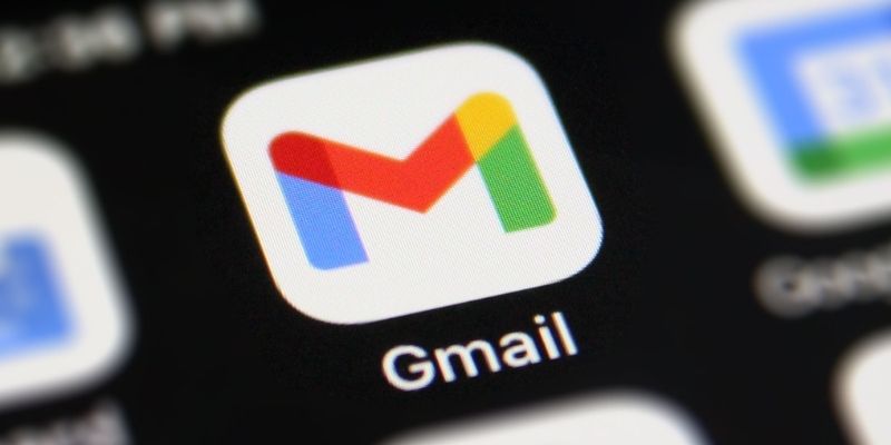 Liên hệ thông qua gmail được sử dụng trong trường hợp không cấp bách 